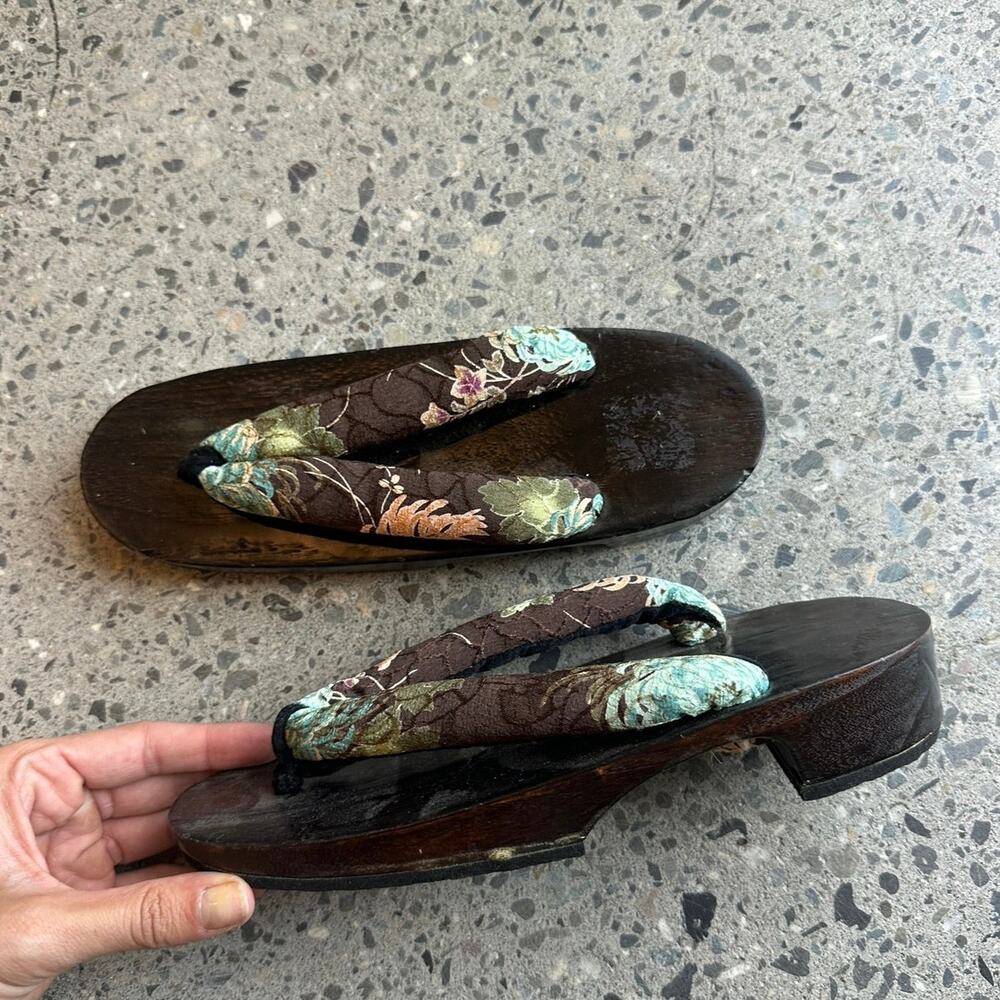 Vintage Japanese Floral Wooden Geta Sandals